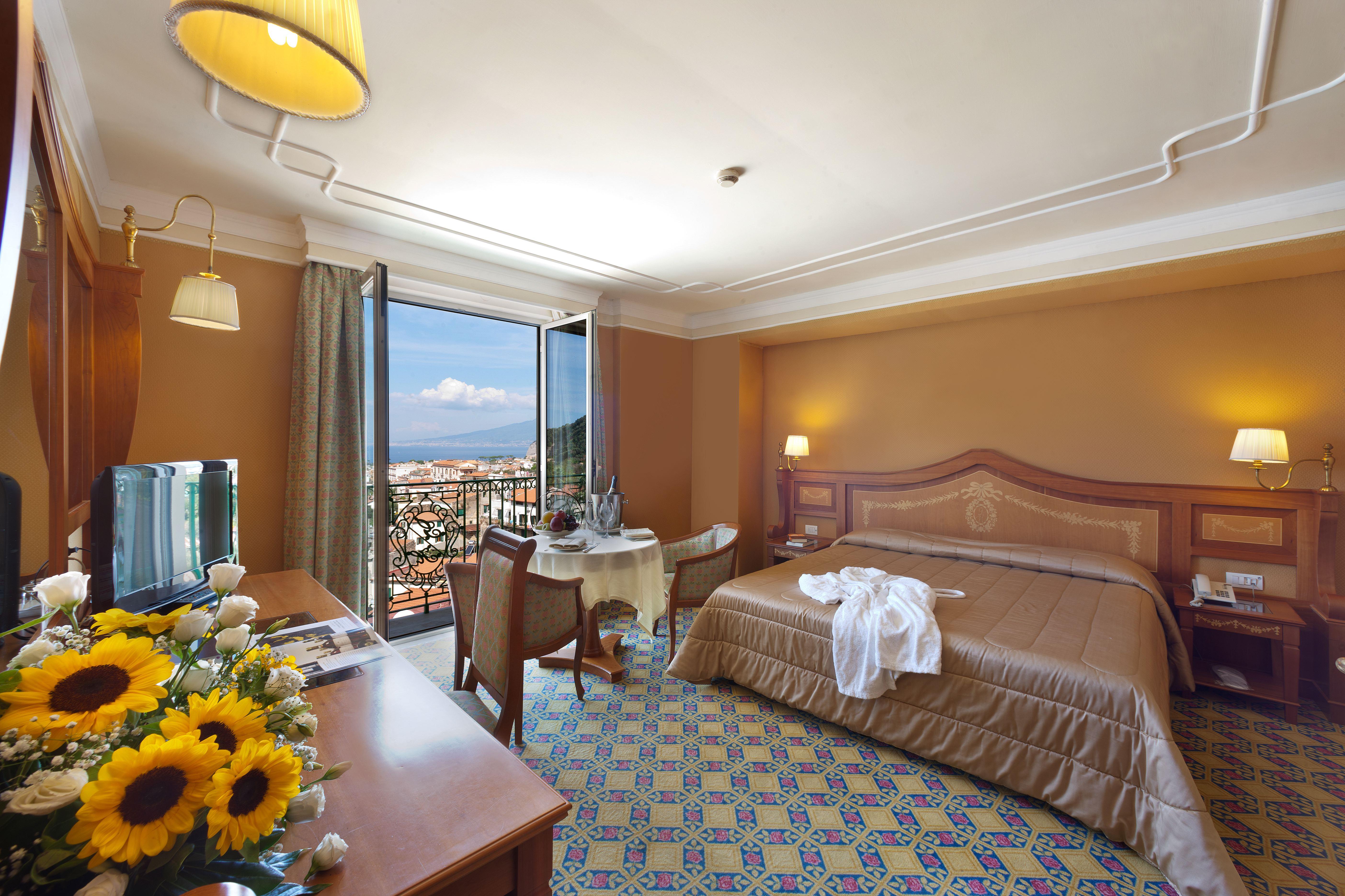 Grand Hotel La Pace (Adults Only) Сант'Агнело Екстериор снимка