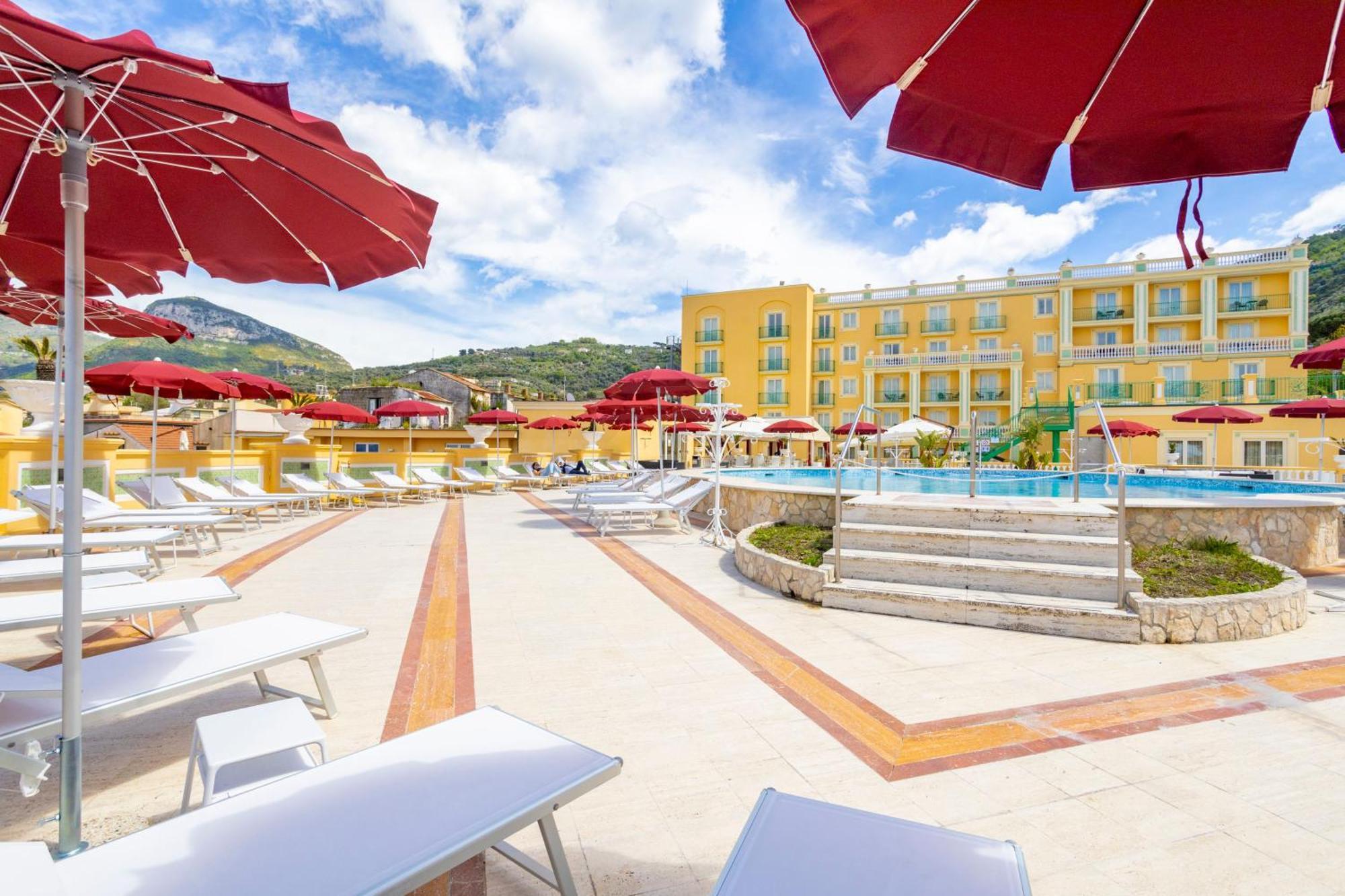 Grand Hotel La Pace (Adults Only) Сант'Агнело Екстериор снимка