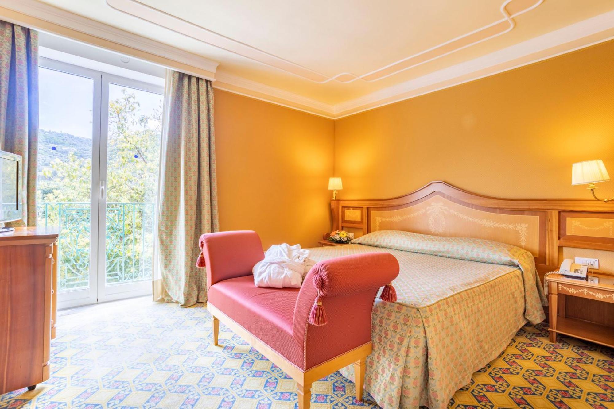 Grand Hotel La Pace (Adults Only) Сант'Агнело Екстериор снимка