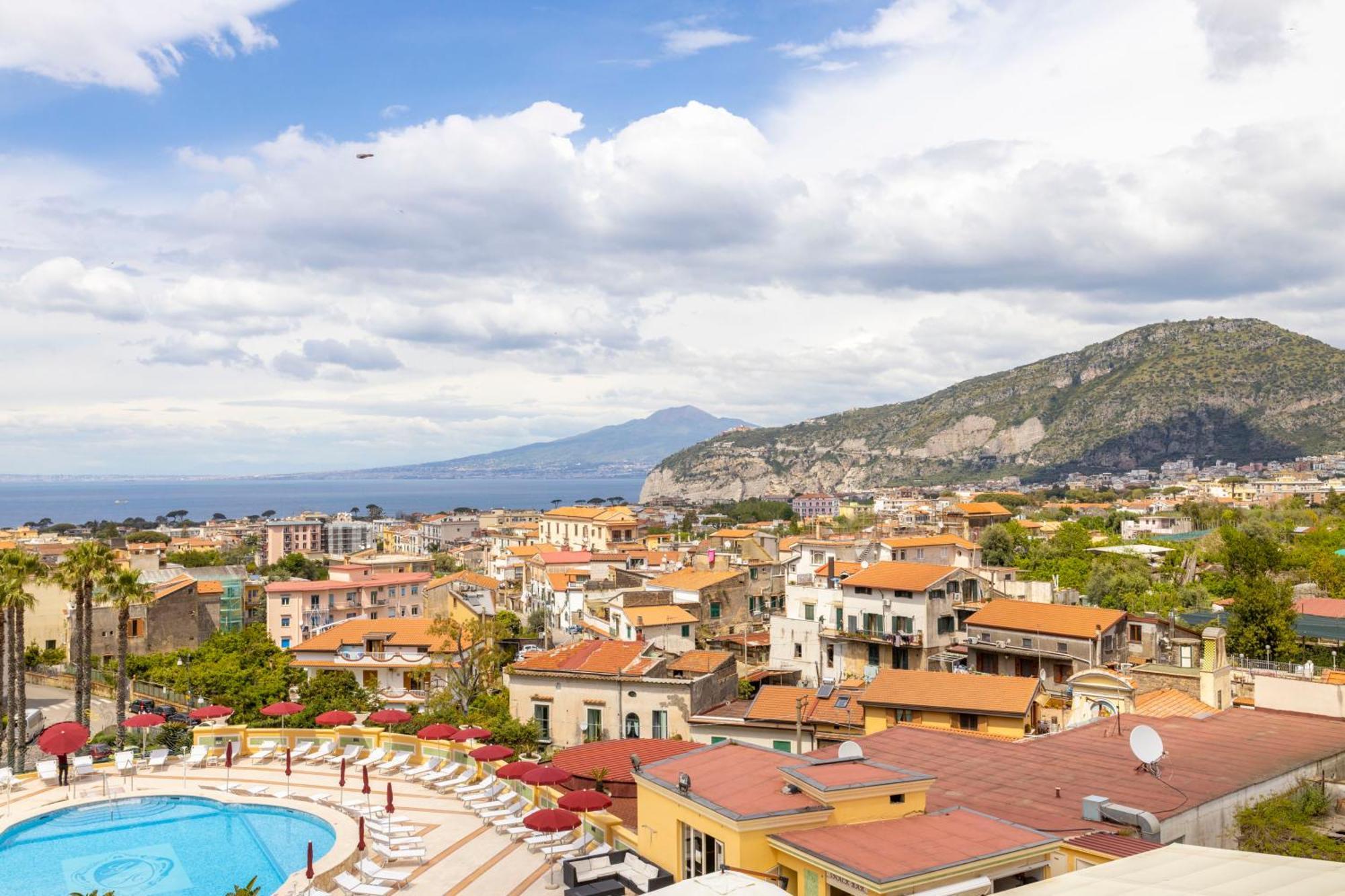 Grand Hotel La Pace (Adults Only) Сант'Агнело Екстериор снимка
