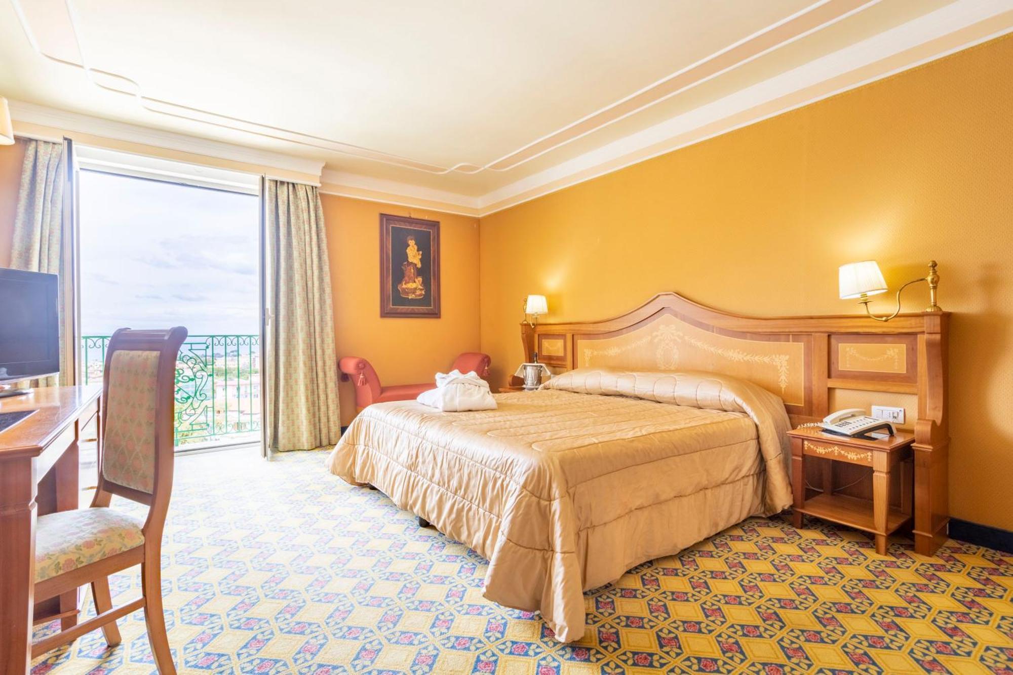 Grand Hotel La Pace (Adults Only) Сант'Агнело Екстериор снимка