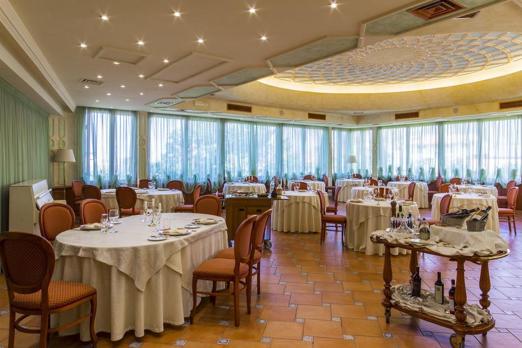 Grand Hotel La Pace (Adults Only) Сант'Агнело Екстериор снимка